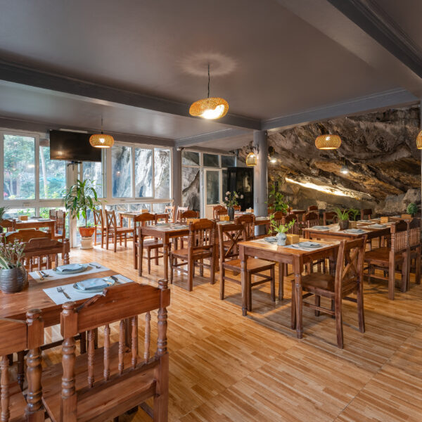Local Vietnamese restaurant in Ninh Binh serving traditional dishes